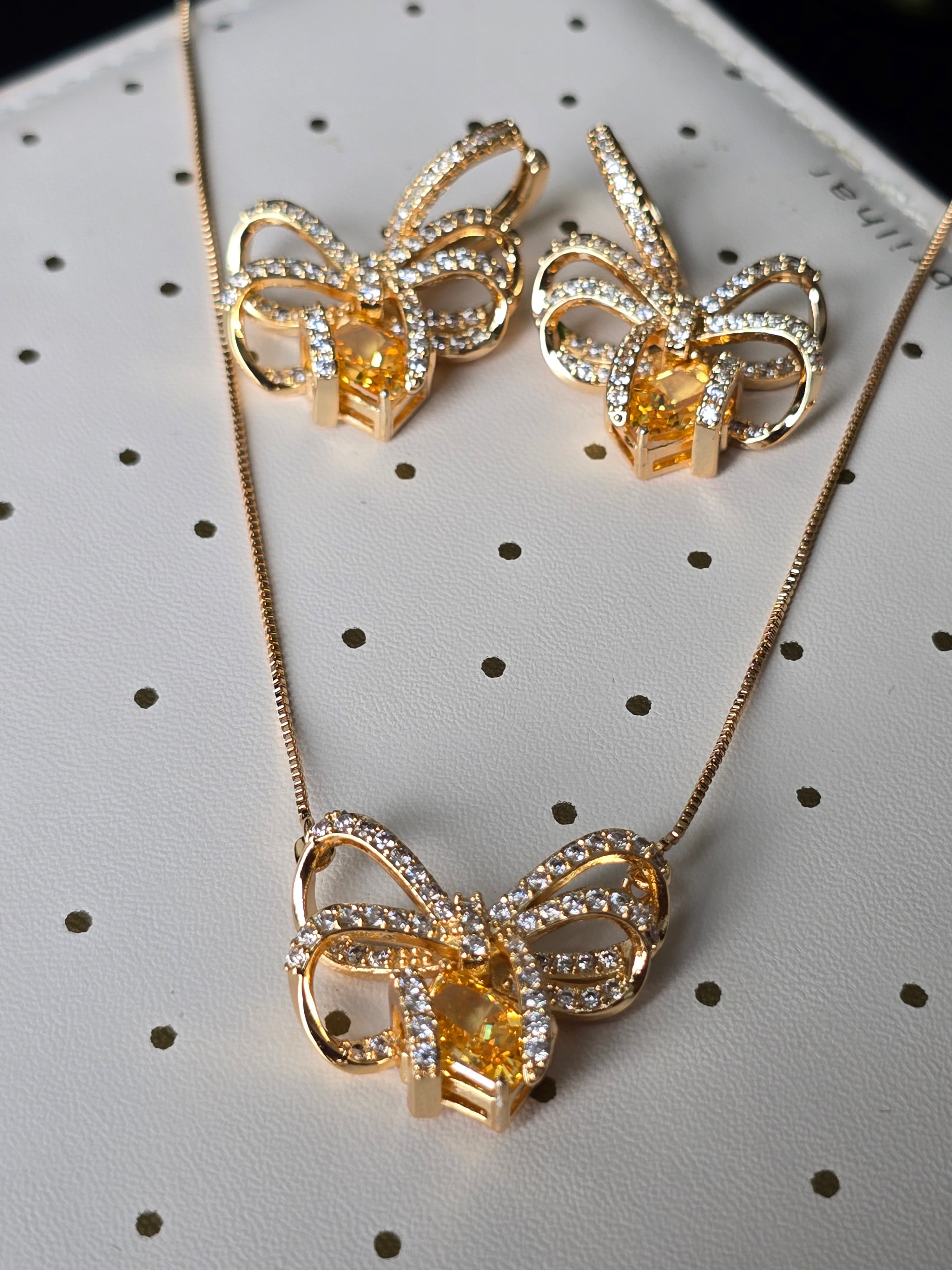 Conjunto Brinco e colar